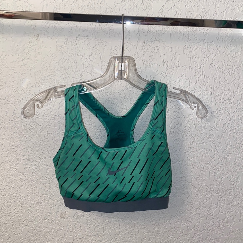 NIKE sports bra